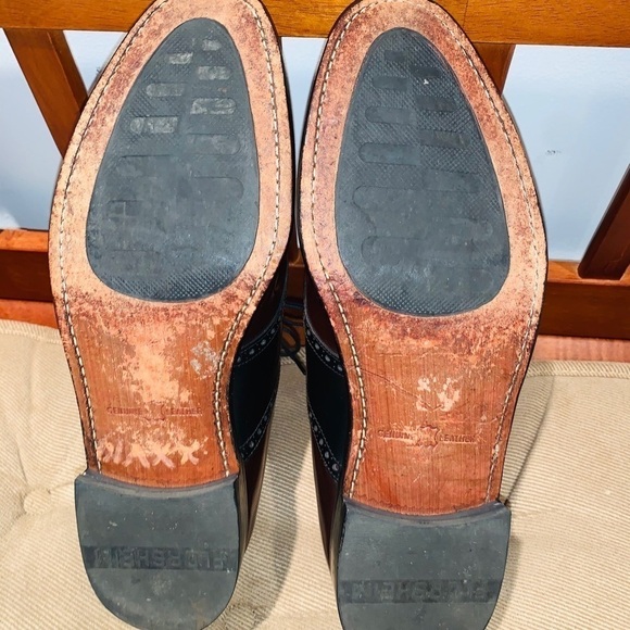 Florsheim Two Tone Plane Toe Oxfords. L3 - Picture 8 of 12